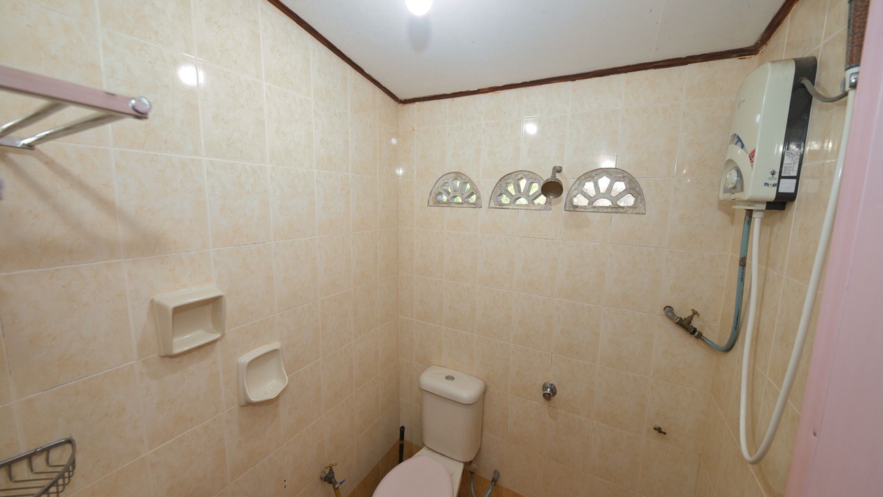 Photo of Bathroom in Kampung Pengkalan Maras