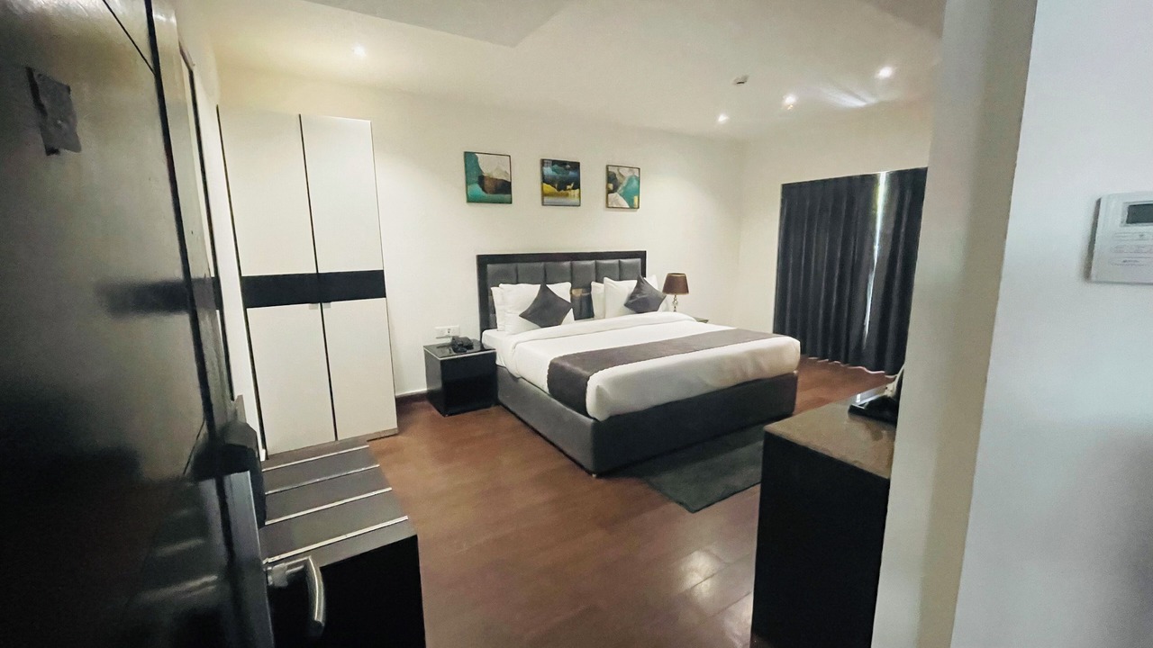 Photo of Bedroom in Diplomatic Enclave