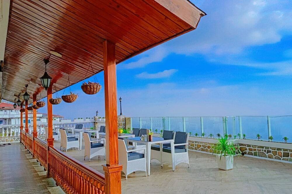 Photo of Patio Balcony in The Mall Road