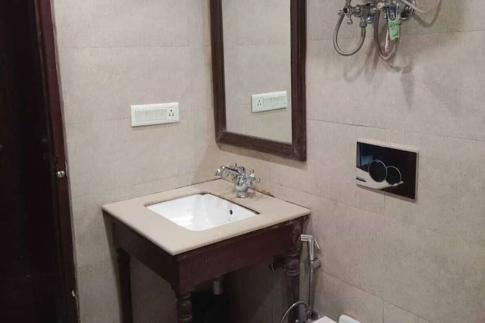 Photo of Bathroom in The Mall Road