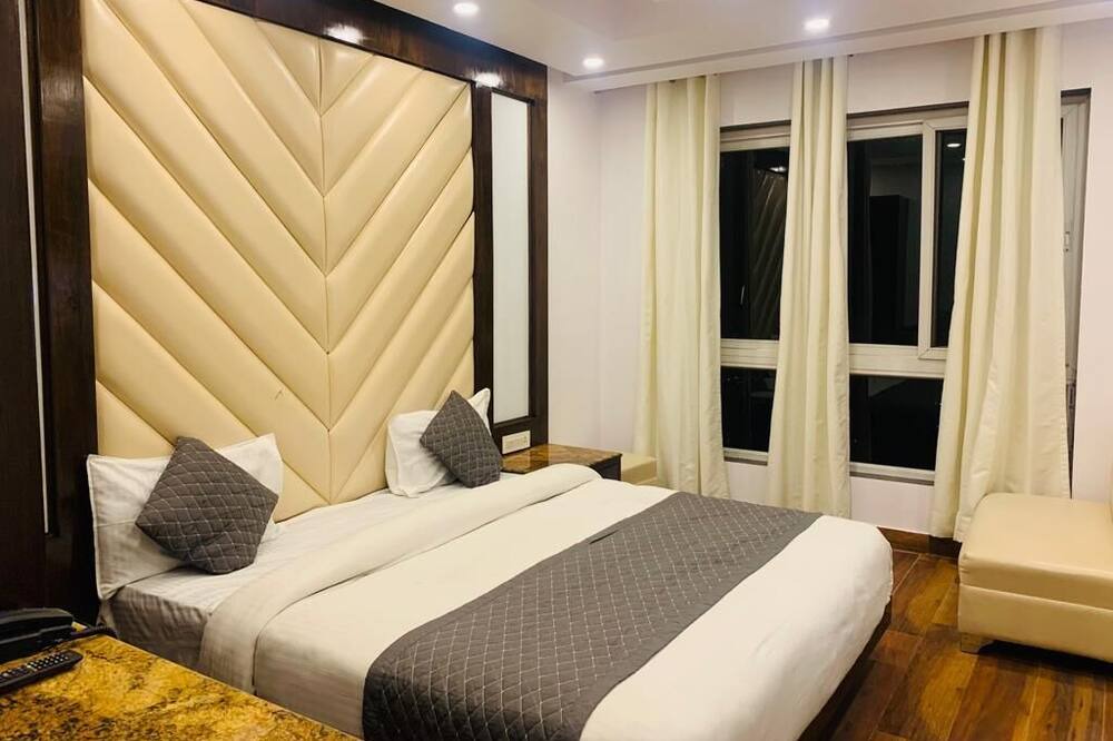 Photo of Bedroom in The Mall Road