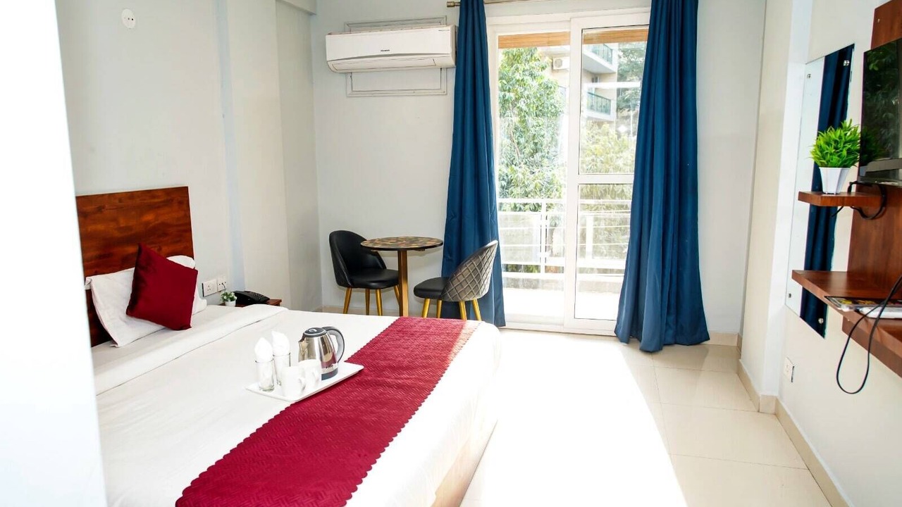 Photo of Bedroom in Sushant Lok