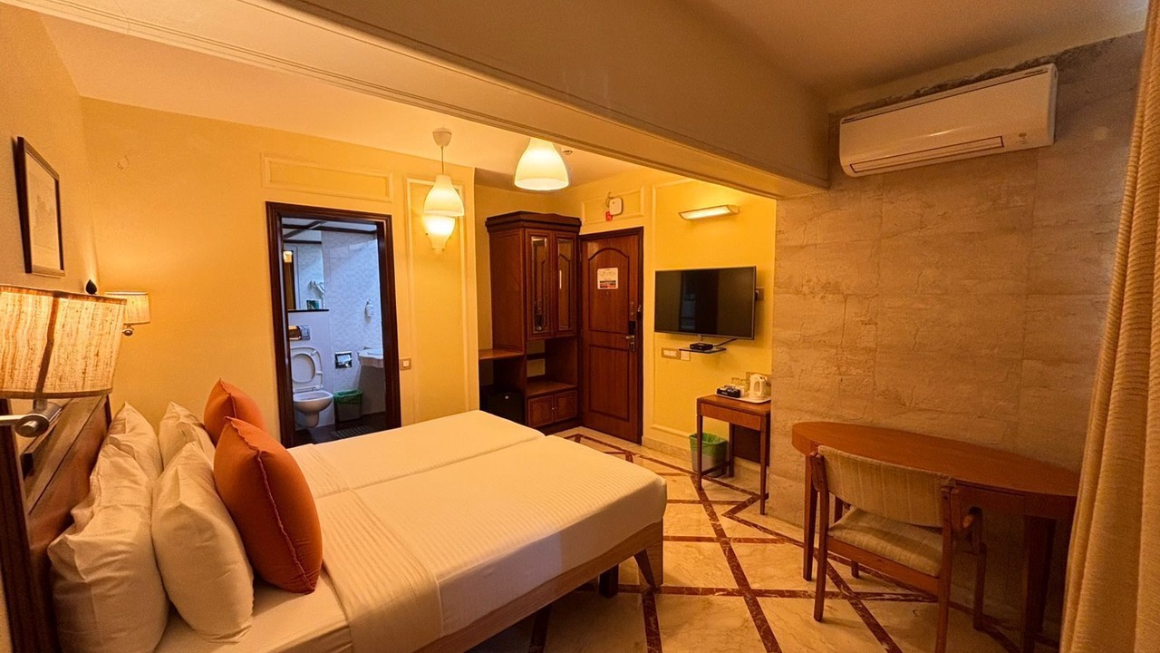 Photo of Bedroom in Prabhadevi