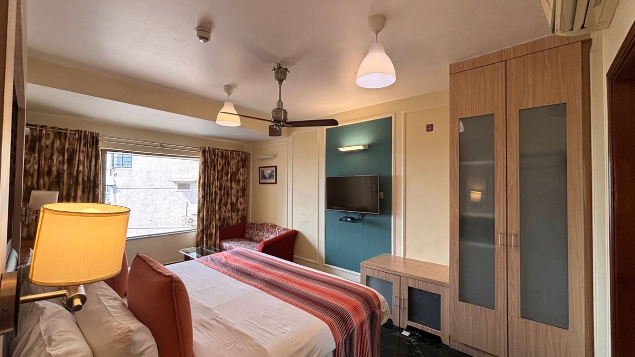 Photo of Bedroom in Prabhadevi