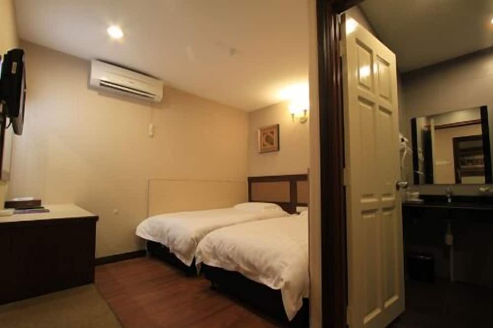 Photo of Bedroom in Kampung Ladang Tok Pelam
