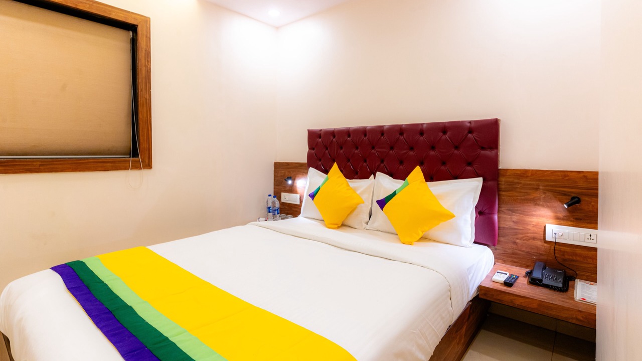Photo of Bedroom in Prabhadevi