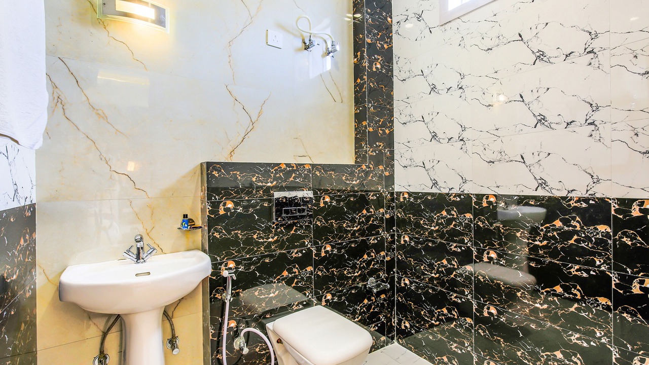 Photo of Bathroom in Chinar Park