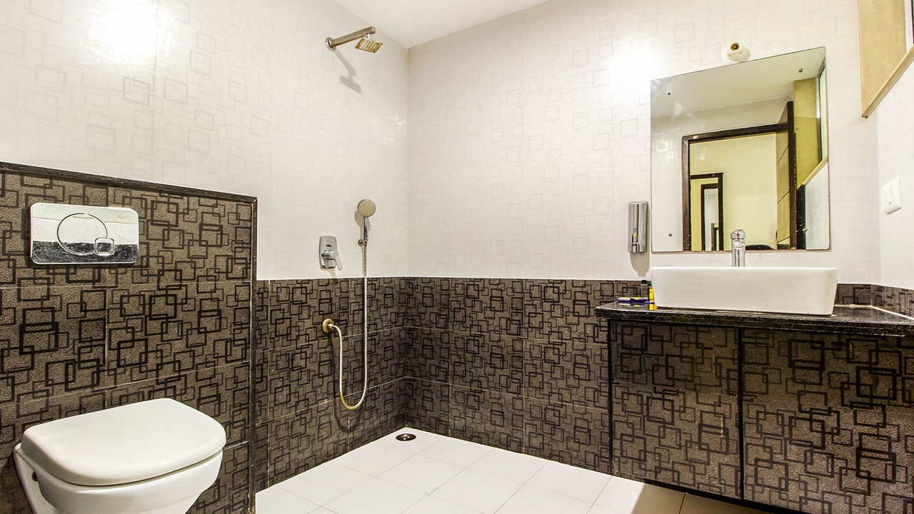 Photo of Bathroom in Chinar Park