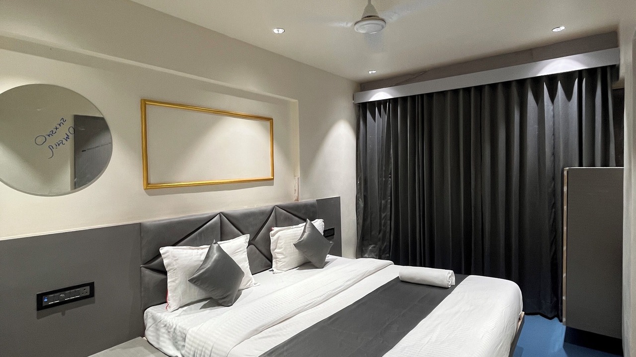 Photo of Bedroom in Navrangpura