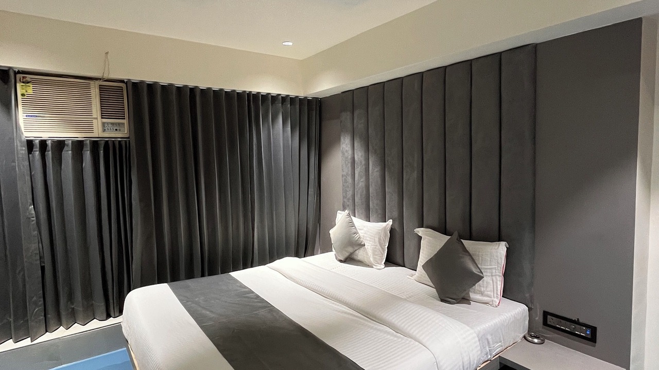 Photo of Bedroom in Navrangpura
