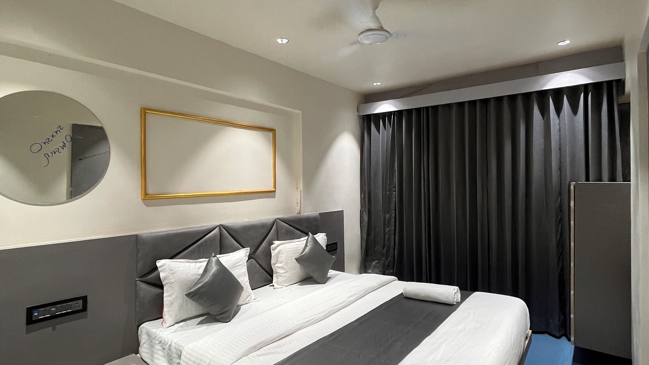 Photo of Bedroom in Navrangpura