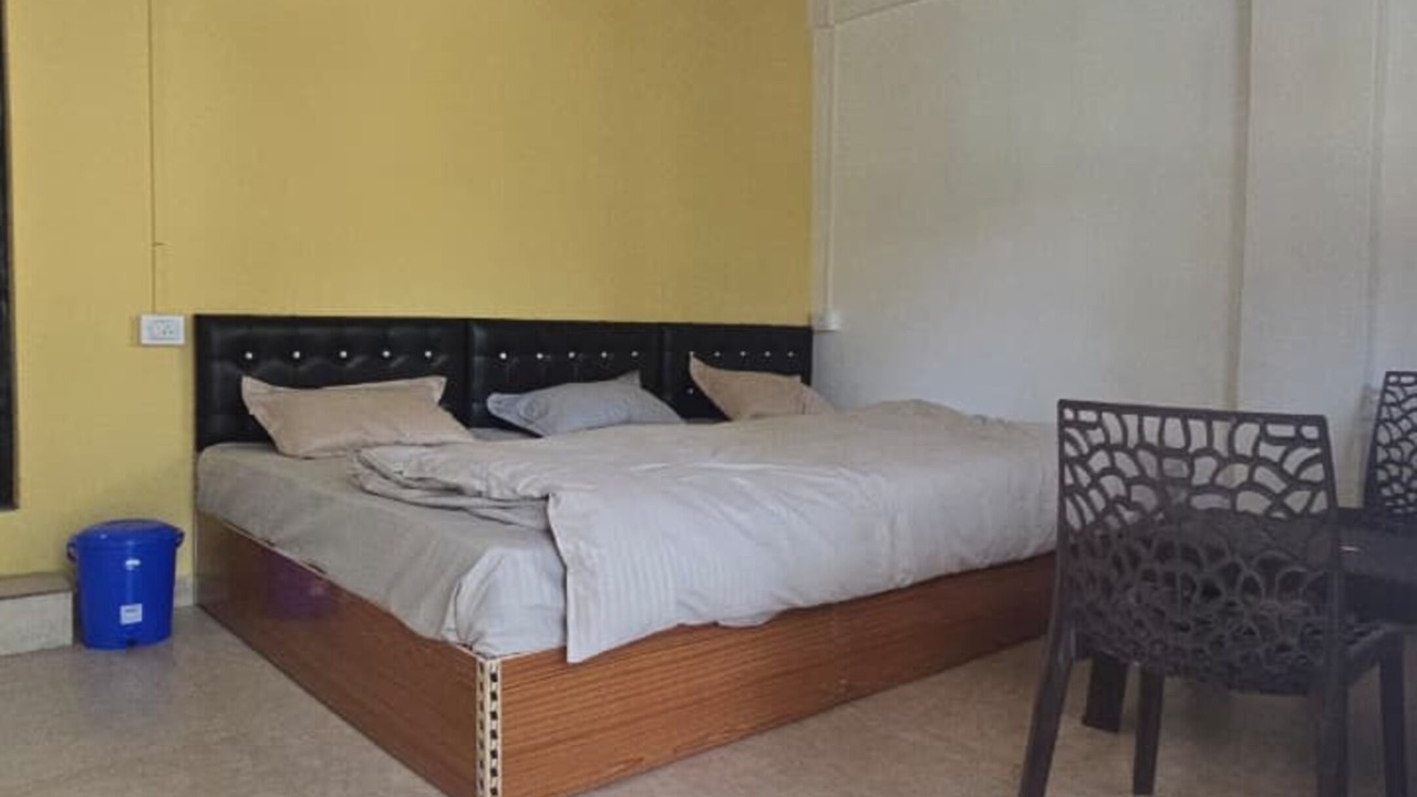 Photo of Bedroom in Nandaprayag