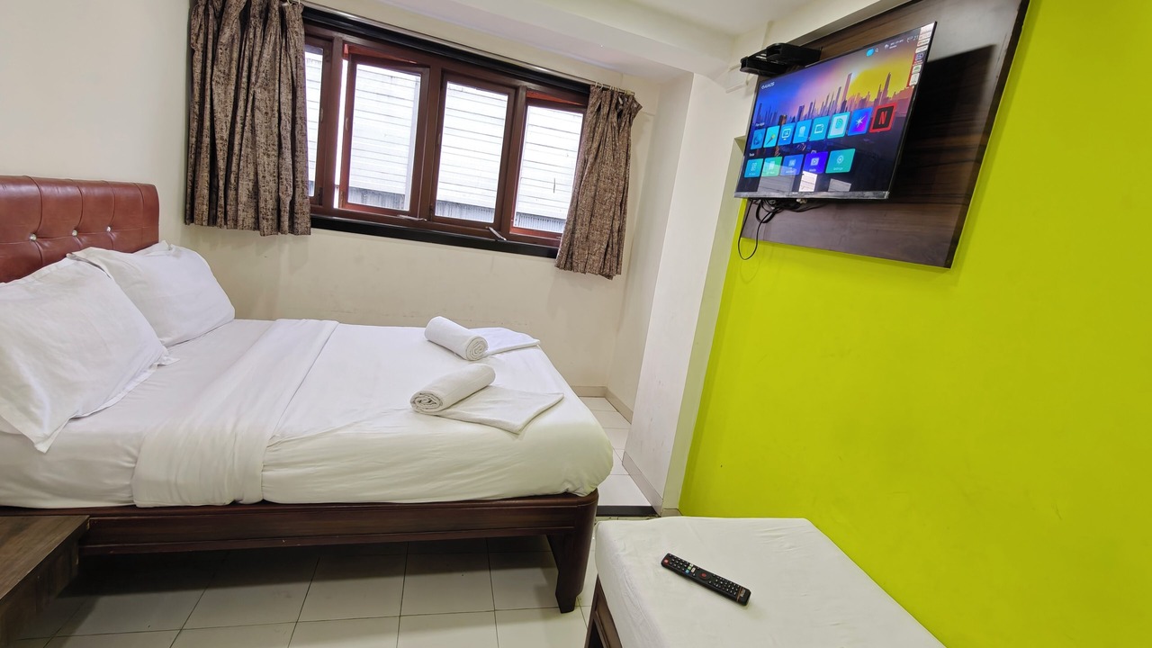 Photo of Bedroom in Dadar East