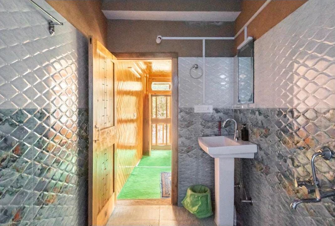 Photo of Bathroom in Ghiyagi