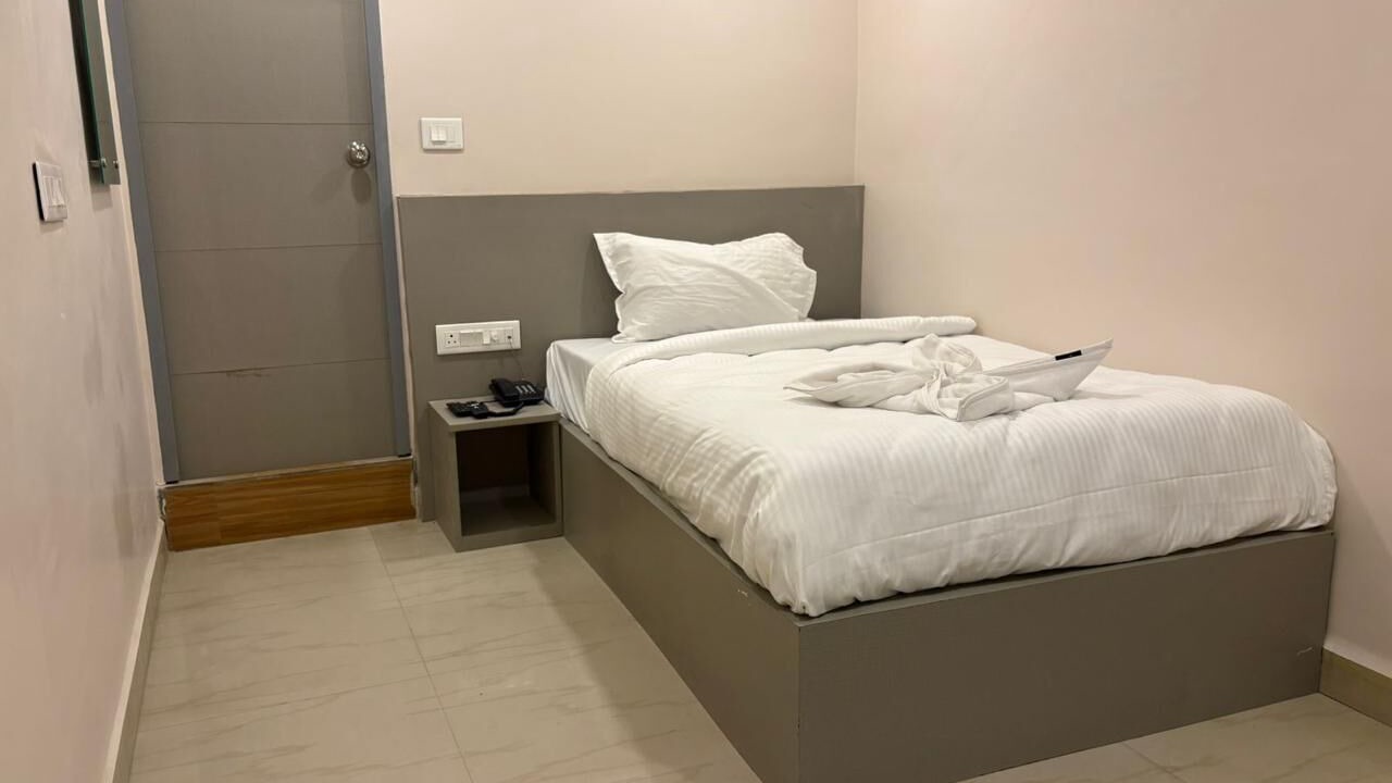 Photo of Bedroom in Royapettah