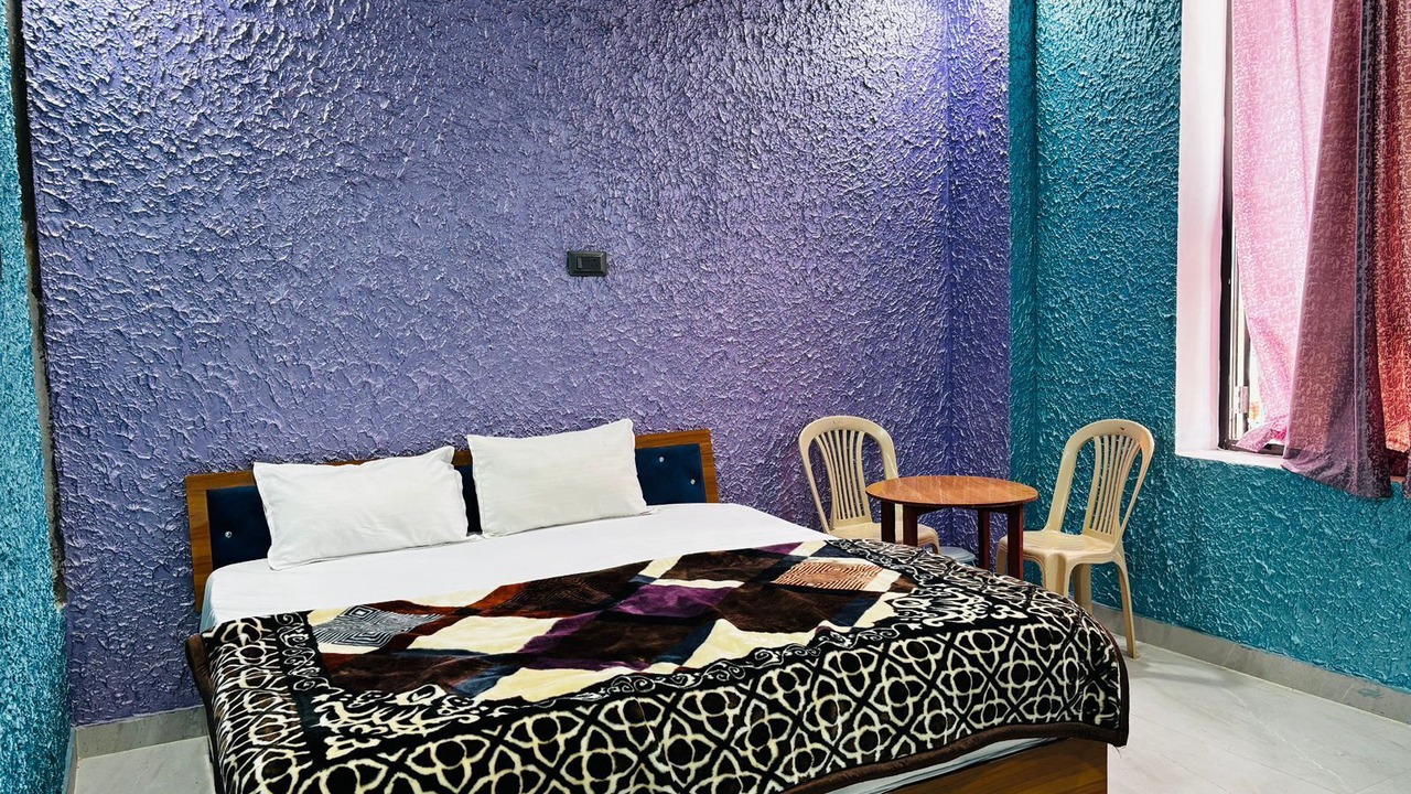 Photo of Bedroom in Khatima