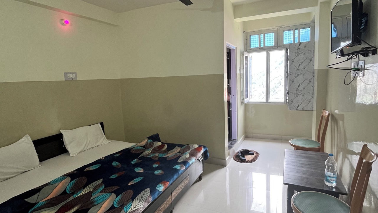 Photo of Bedroom in Brahmaur