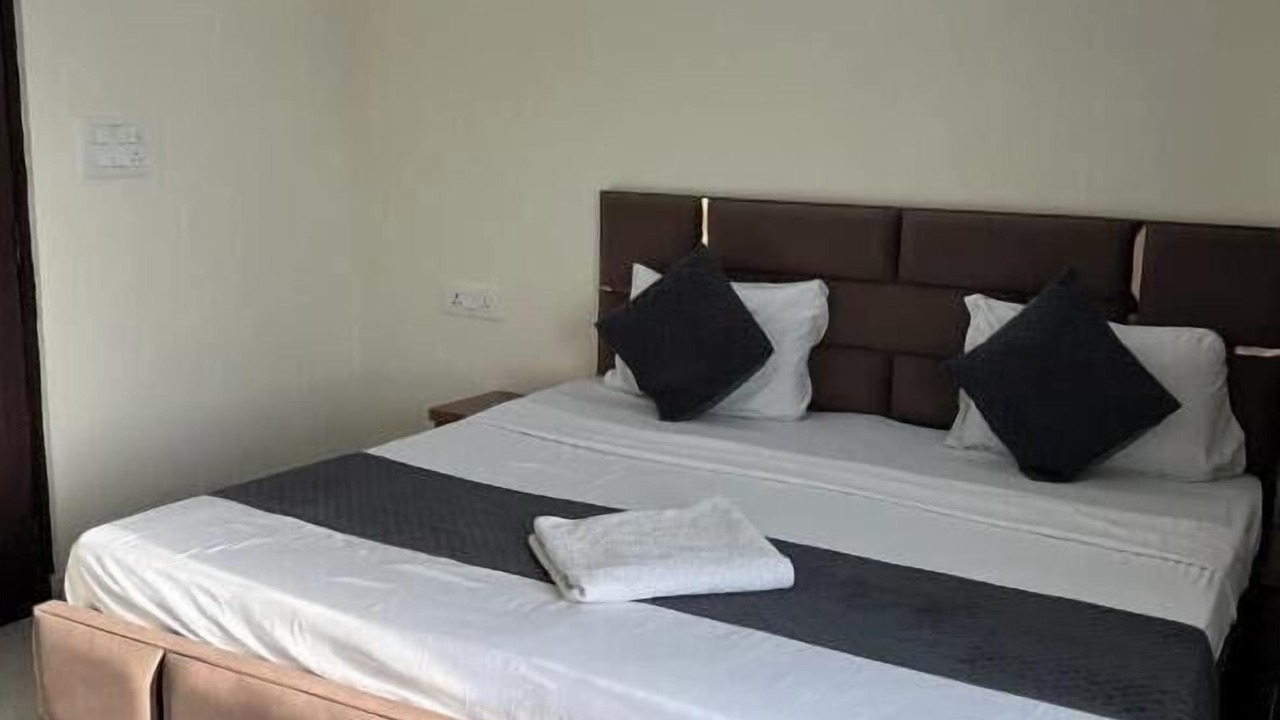 Photo of Bedroom in DLF Farms