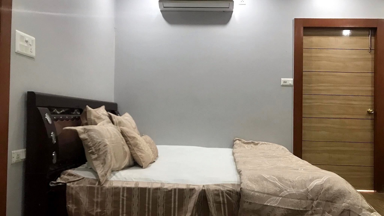 Photo of Bedroom in Bodh Gaya
