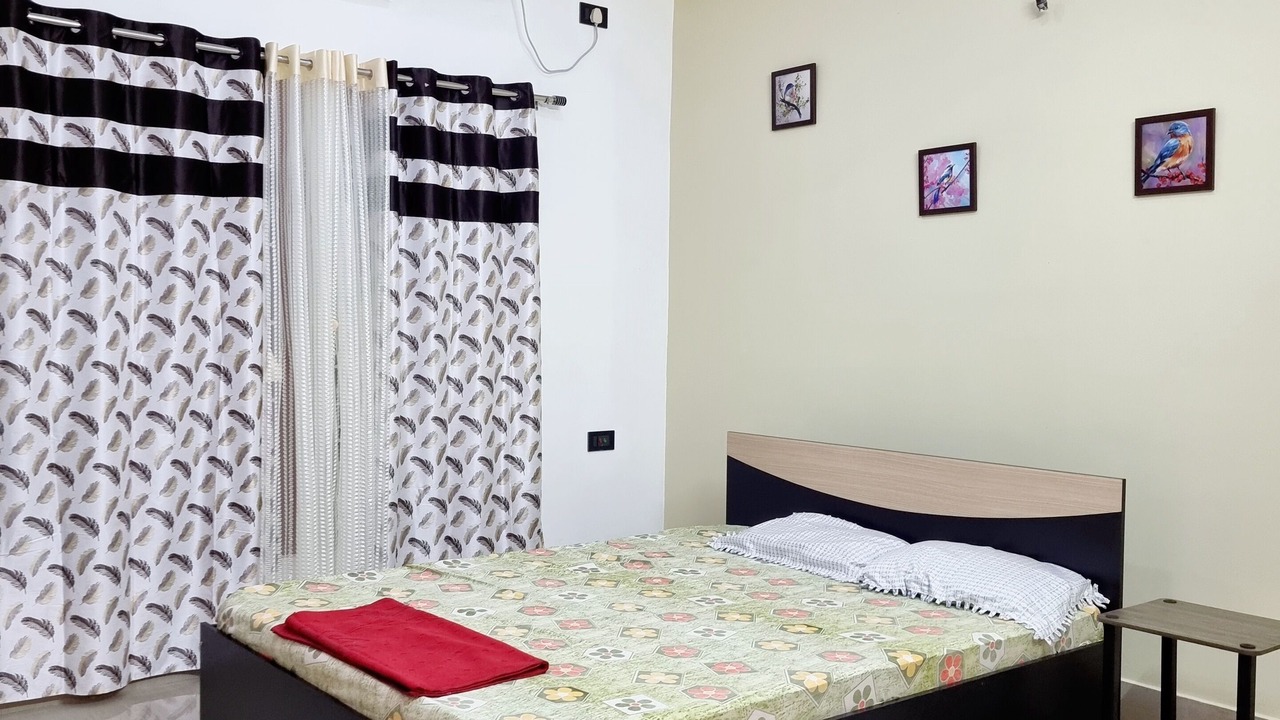 Photo of Bedroom in Sualkuchi
