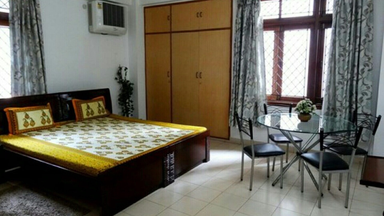 Photo of Bedroom in Sualkuchi