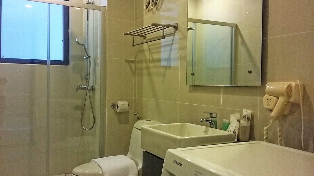 Photo of Bathroom in Central District