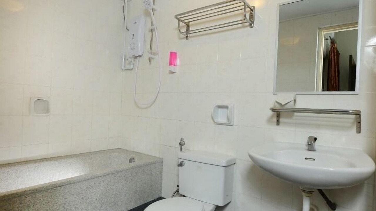 Photo of Bathroom in Padang Matsirat