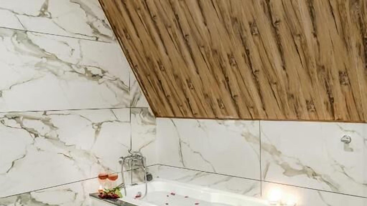 Photo of Bathroom in Theog