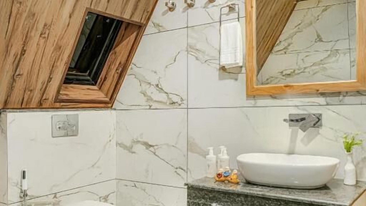 Photo of Bathroom in Theog