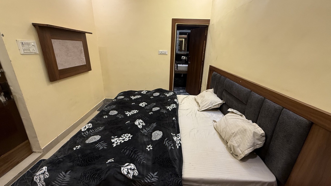 Photo of Bedroom in Taj Ganj