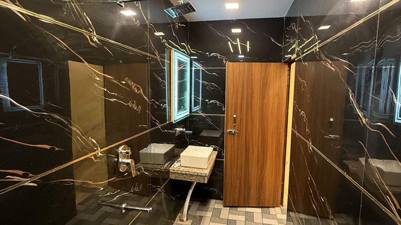 Photo of Bathroom in Taj Ganj