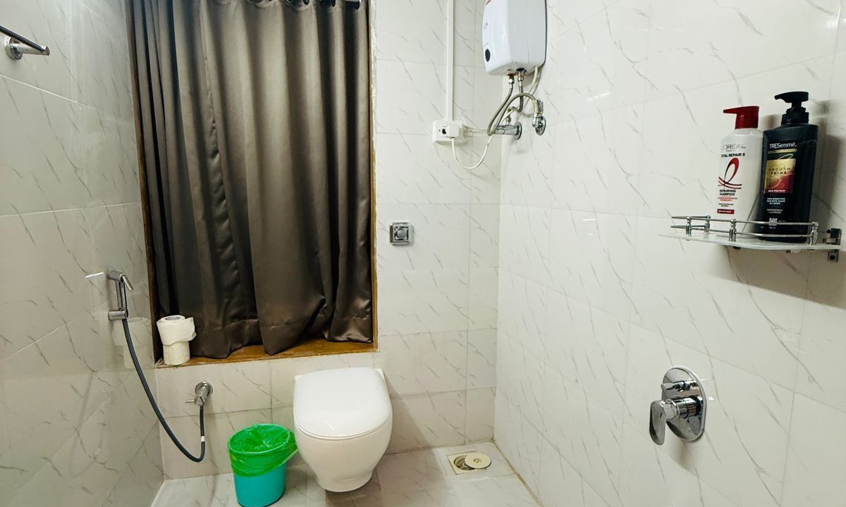 Photo of Bathroom in Malabar Hill