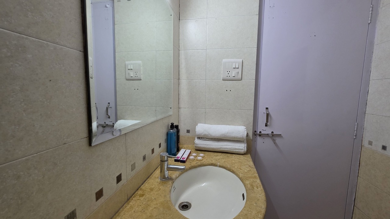 Photo of Bathroom in Malabar Hill
