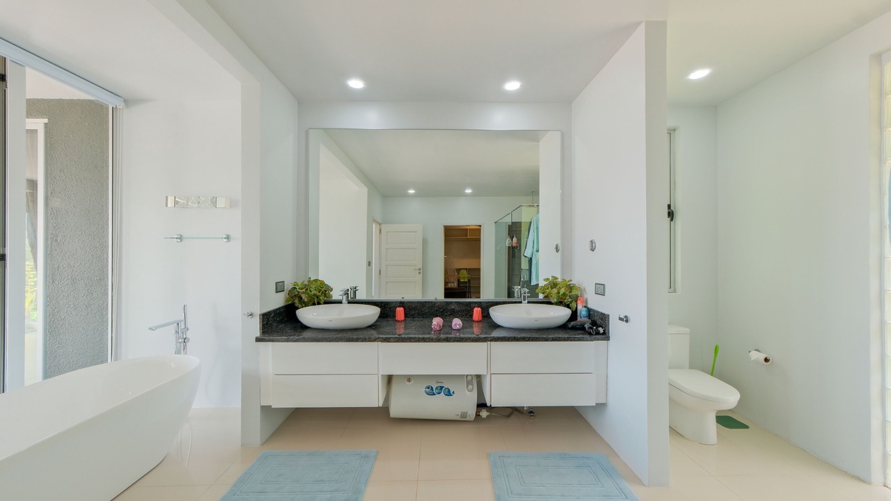 Photo of Bathroom in Padang Matsirat
