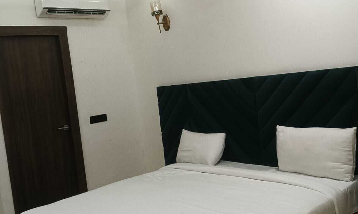 Photo of Bedroom in Taj Ganj