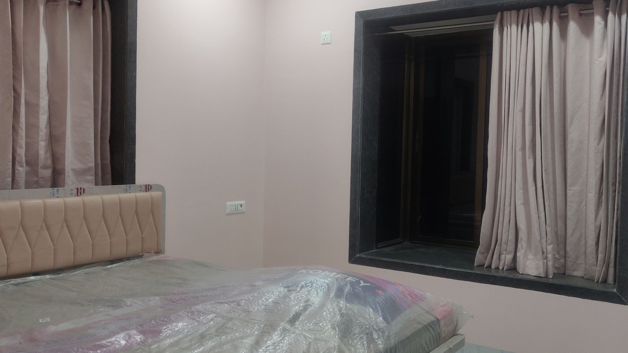 Photo of Bedroom in Tarapur