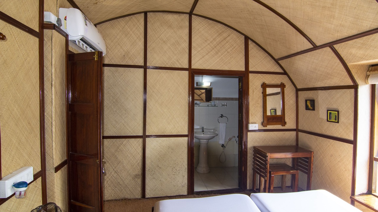 Photo of Bedroom in Alappuzha