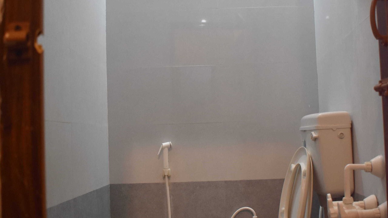 Photo of Bathroom in Tiruvannamalai
