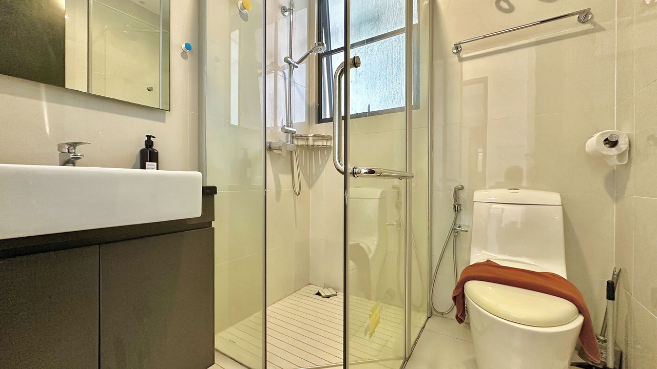 Photo of Bathroom in Central District