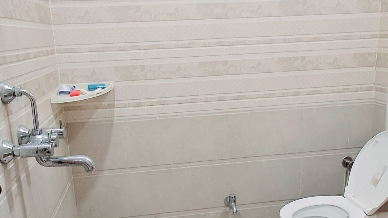 Photo of Bathroom in Mahmoorganj