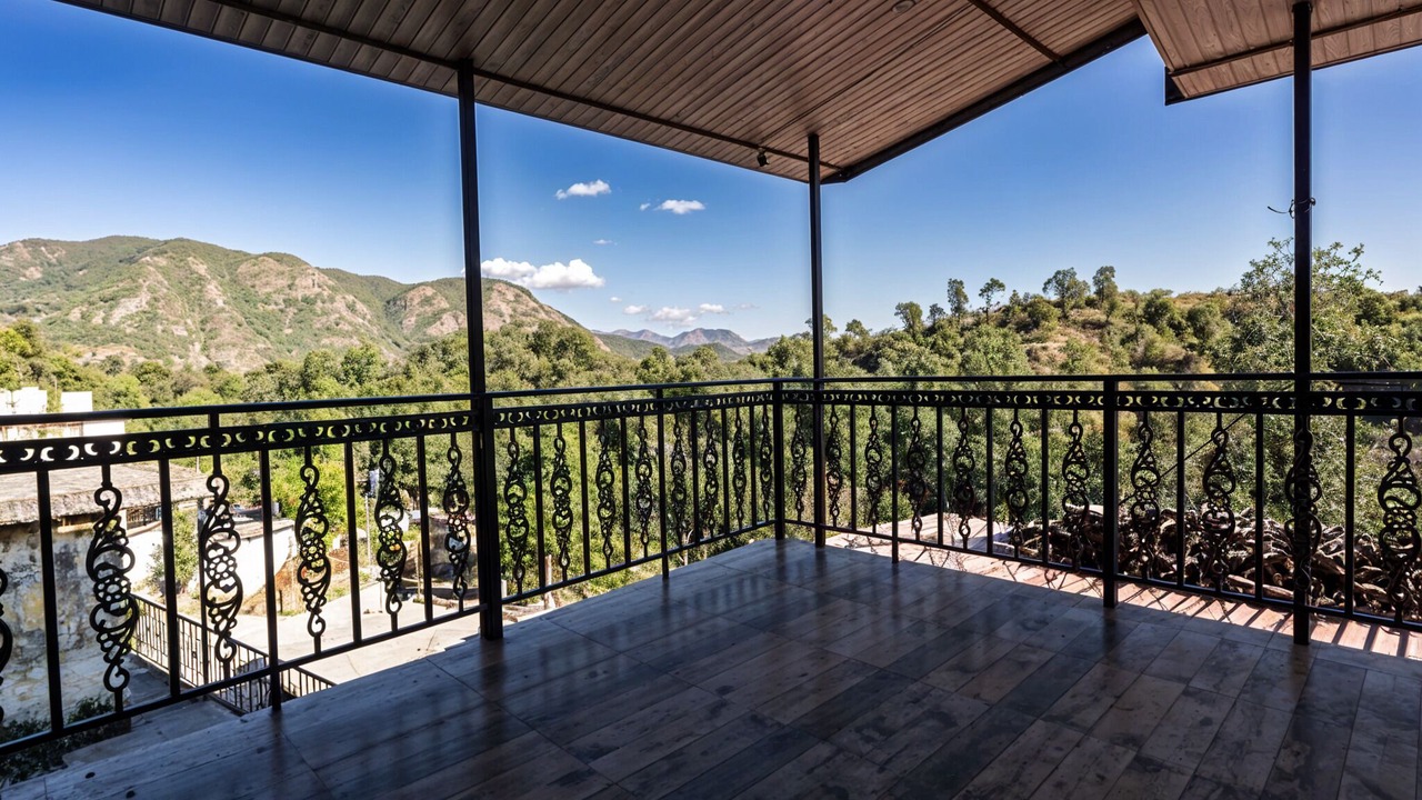 Photo of Patio Balcony in Mussoorie