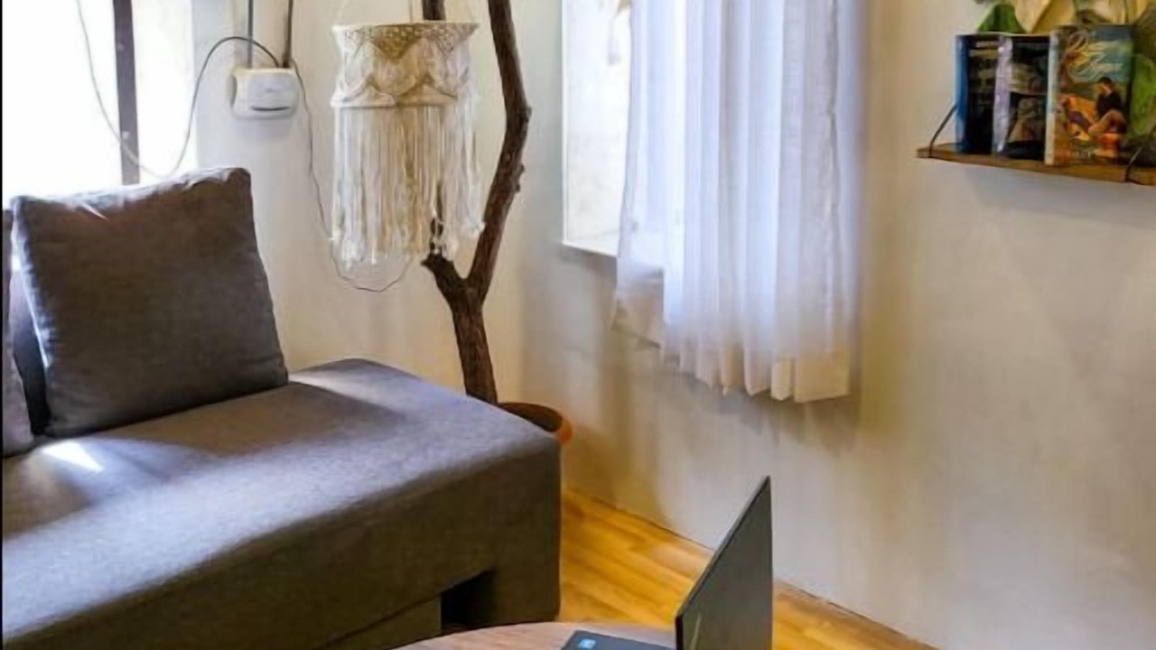Photo of Livingroom in Pali Hill
