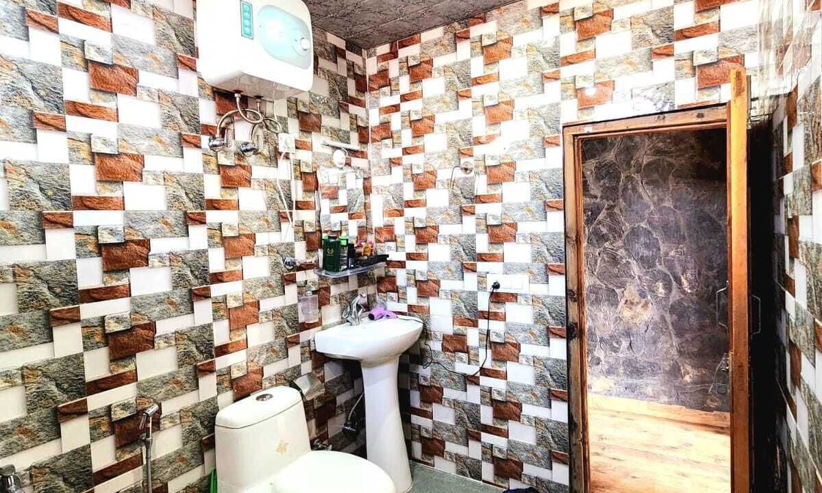 Photo of Bathroom in Theog