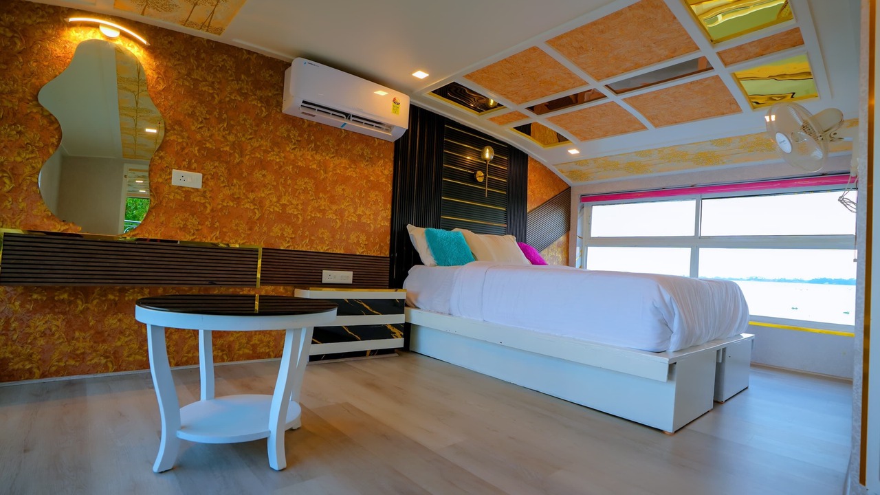 Photo of Bedroom in Alappuzha