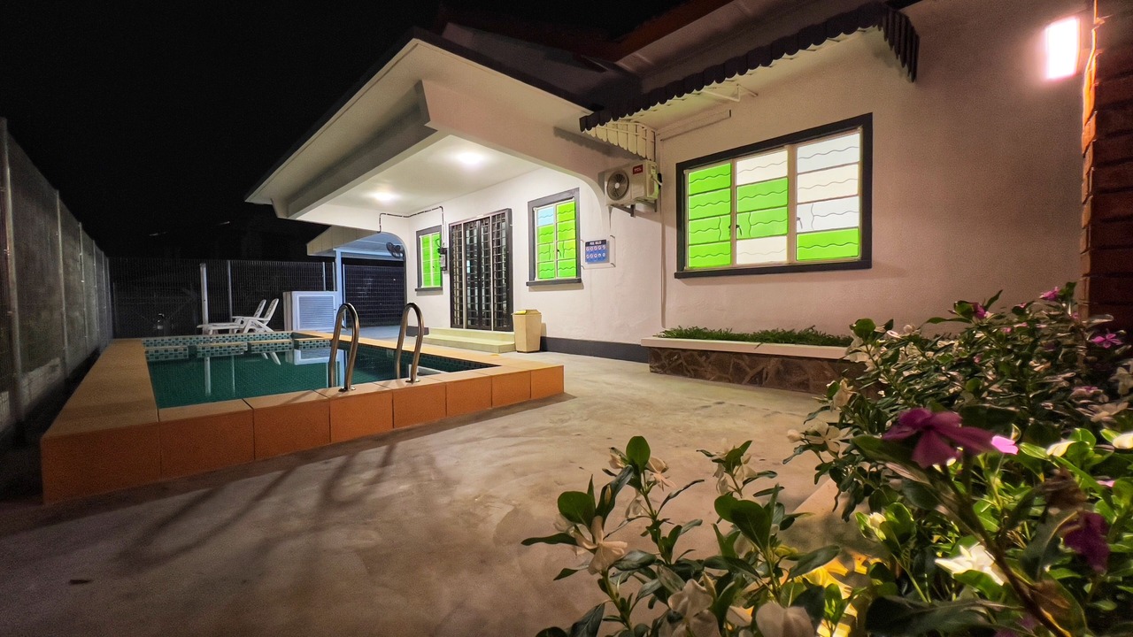 Photo of Outdoor in Kampung Dhobi