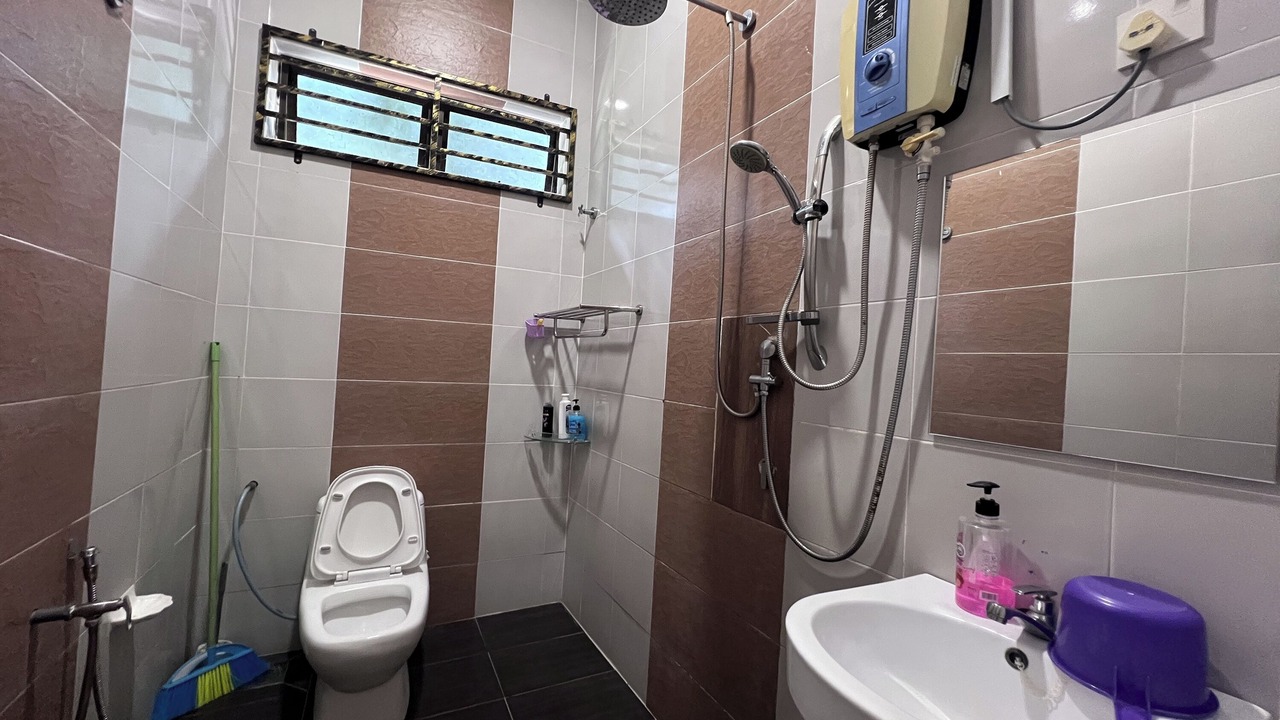 Photo of Bathroom in Kampung Gong Limau