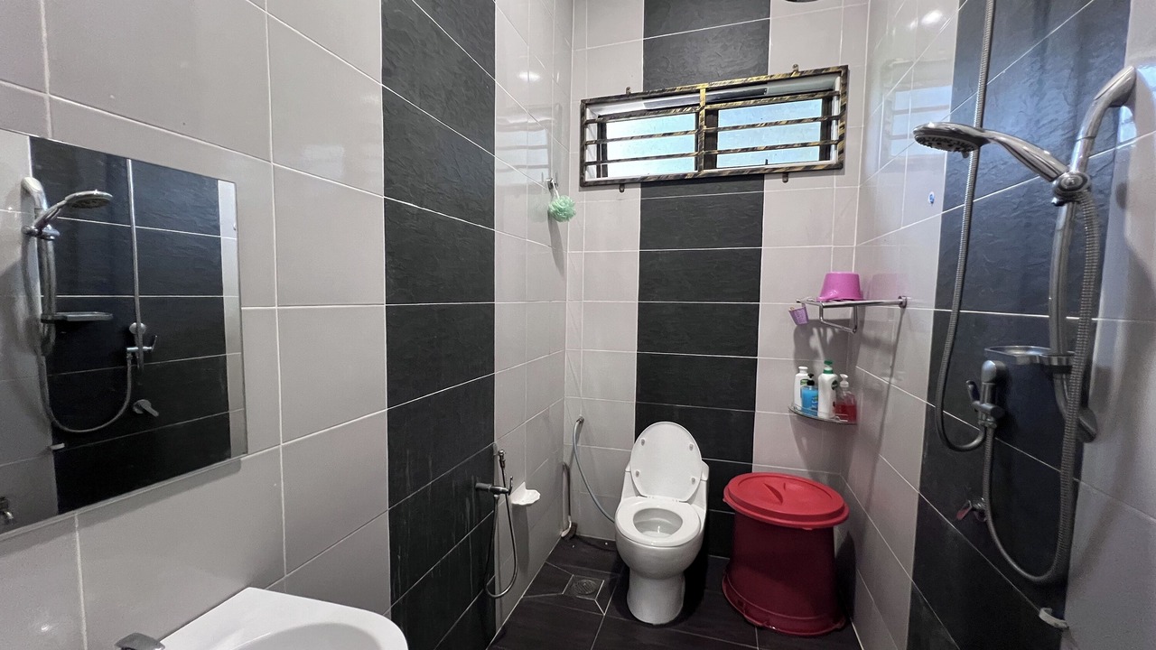 Photo of Bathroom in Kampung Gong Limau