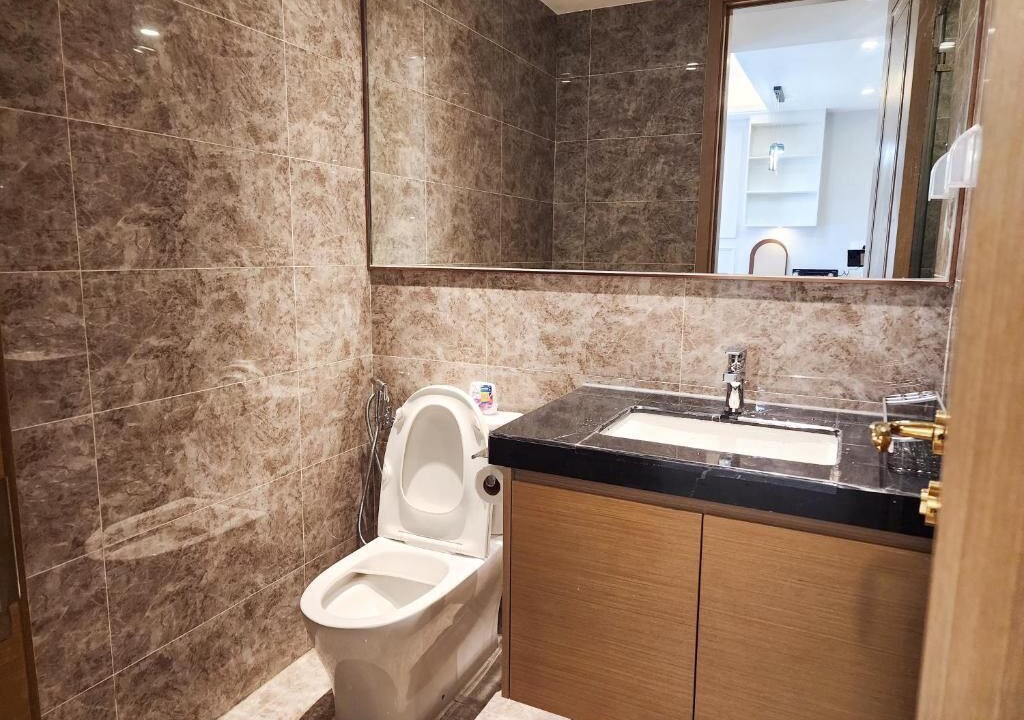 Photo of Bathroom in Central District