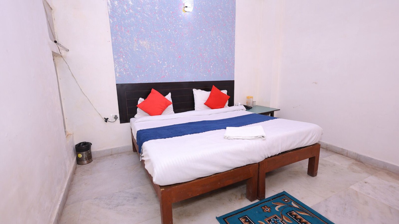 Photo of Bedroom in Taj Ganj