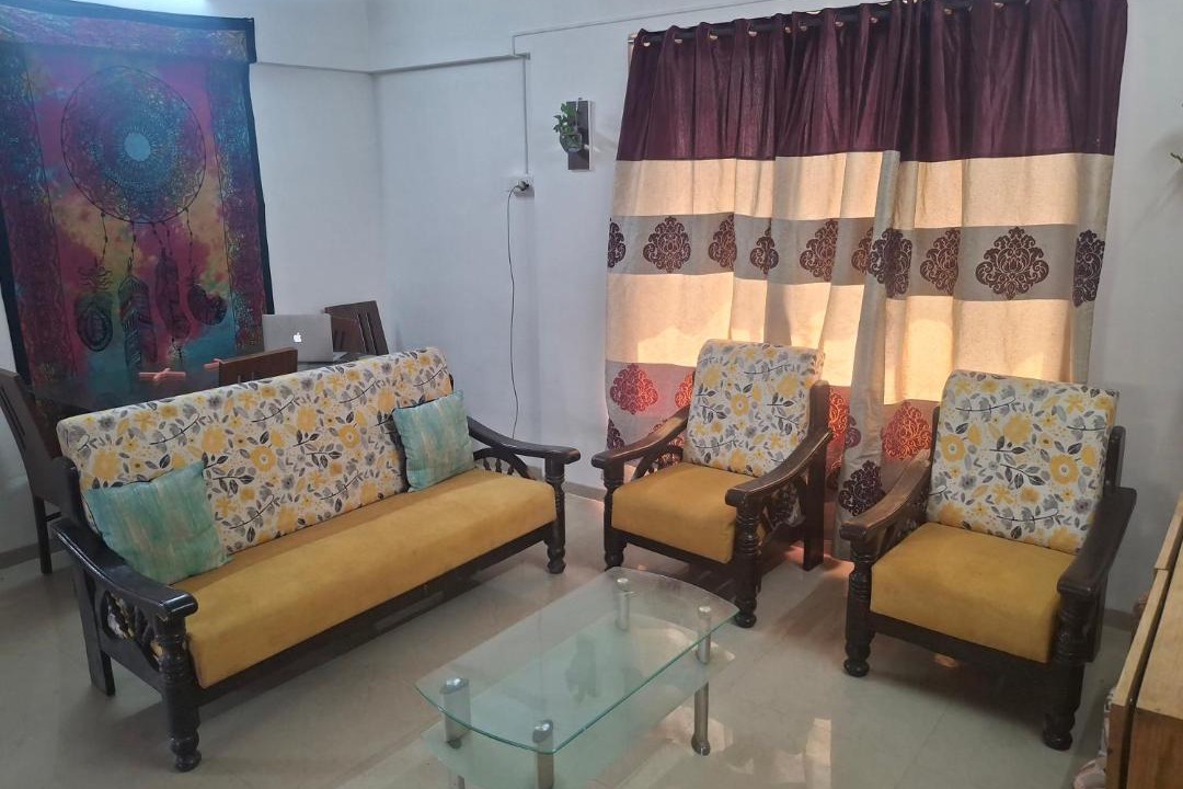 Photo of Livingroom in Thane West